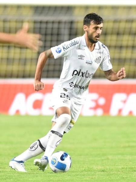 Camacho, do Santos, carrega a bola contra o Deportivo Táchira, pela Sul-Americana - Ivan Storti/Santos FC