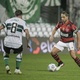 Escalações: Flamengo faz jogo só com um titular; Coritiba mantém time