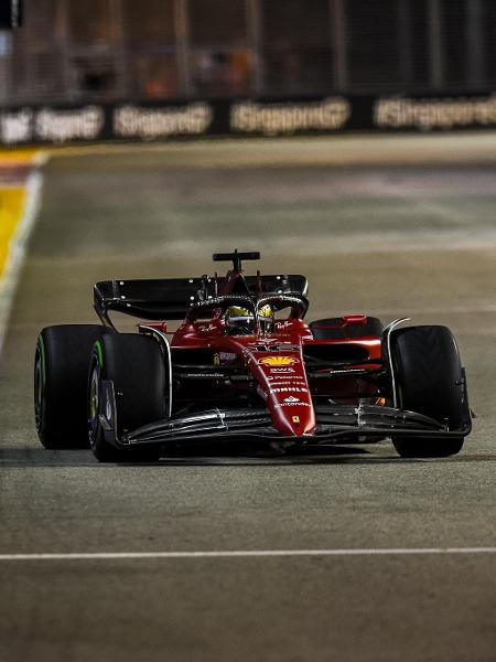 Charles Leclerc durante a sessão classificatória em Cingapura  - Ferrari