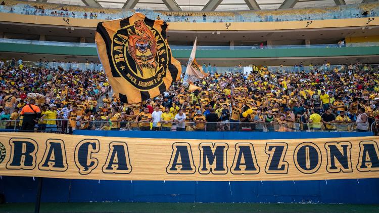 Torcedores do Amazonas durante jogo da Série C