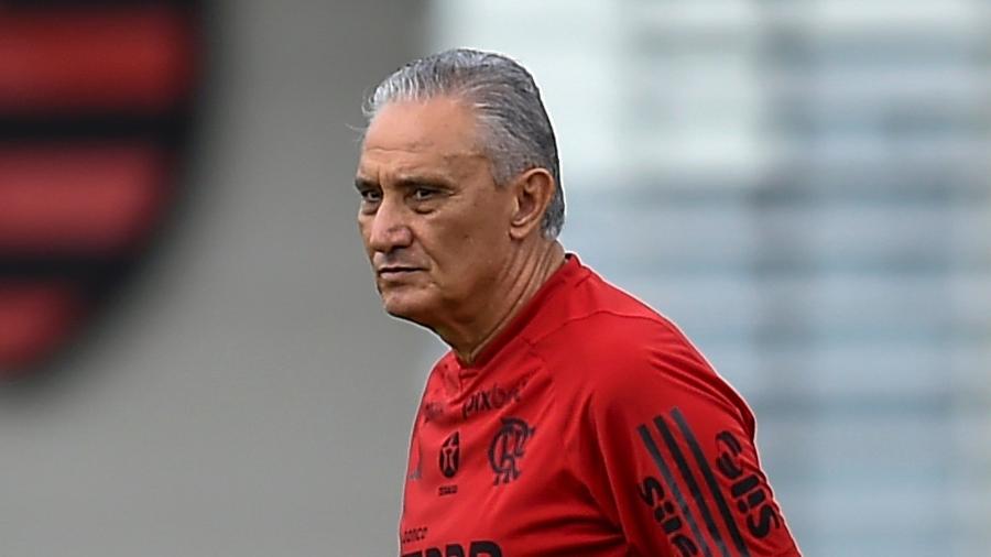 O técnico Tite durante treino do Flamengo