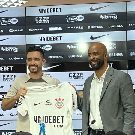 Igor Coronado é apresentado como novo reforço do Corinthians