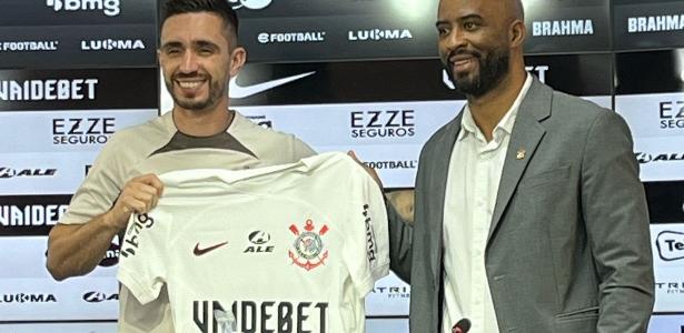 Coronado detalha experiência internacional ao ingressar no Corinthians.