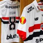 Camisa de Oscar, nº 8, no vestiário do São Paulo antes de jogo contra o Guarani - undefined
