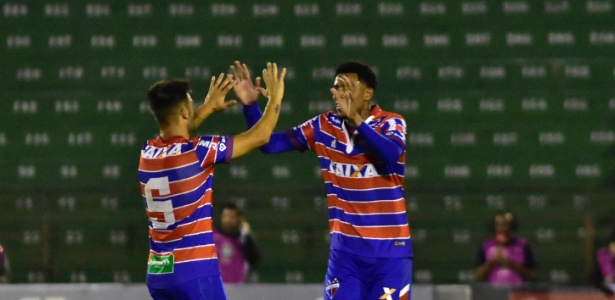 Jogadores do Fortaleza comemoram gol contra Guarani - EDUARDO CARMIM/AGÊNCIA O DIA/ESTADÃO CONTEÚDO
