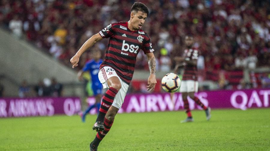 Zagueiro Thuler em ação pelo Flamengo - Alexandre Vidal