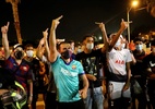 Torcedores do Barcelona invadem Camp Nou em protesto contra saída de Messi - REUTERS/Nacho Doce