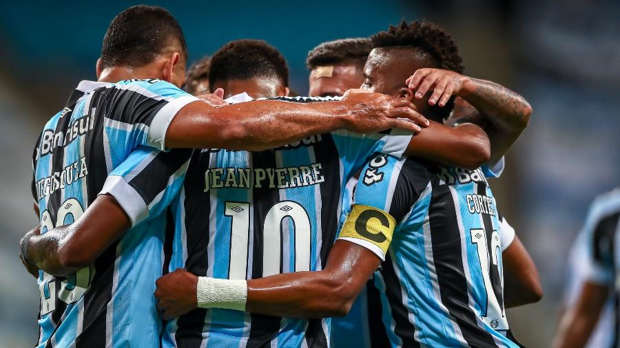 Geromel, Kannemann, Diogo Barbosa e Maicon estão fora do jogo contra La Equidad-COL, hoje (22), em Porto Alegre - Lucas Uebel/Gremio FBPA