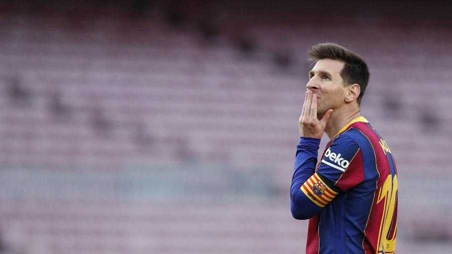 Barcelona vai ter de resolver quebra-cabeças financeiro para continuar com Messi - REUTERS/Albert Gea