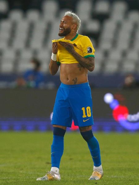 Neymar sorri após o Brasil sair na frente do Peru na segunda rodada da Copa América - Wagner Meier/Getty Images