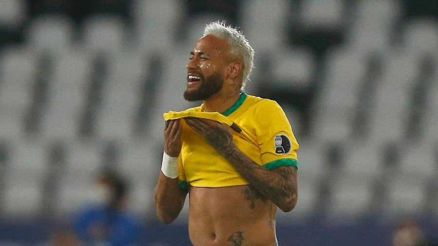 Neymar sorri após o Brasil sair na frente do Peru na segunda rodada da Copa América - Wagner Meier/Getty Images