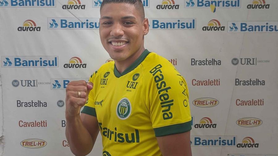 Atacante Erick, de 25 anos, é um dos destaques e artilheiro do Campeonato Gaúcho com o finalista Ypiranga - Divulgação/Site oficial do Ypiranga