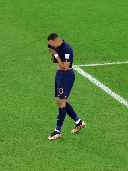 Mbappé em ação pela França durante partida contra a Tunísia na Copa - Buda Mendes/Getty Images