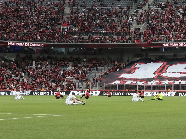 10 - Com racismo não tem jogo e a projeção da 8ª rodada - Correio no  Brasileirão 