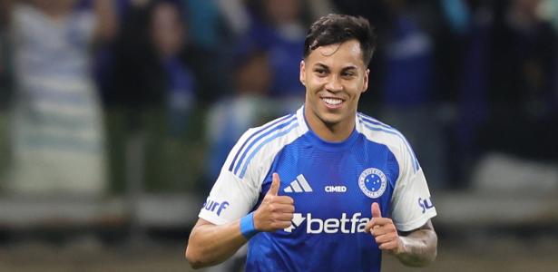 Cruzeiro brilha com Kaio Jorge e diminui vantagem do Flamengo no Brasileirão.
