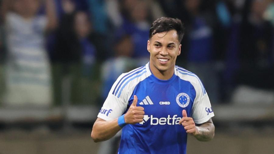Kaio Jorge comemora após marcar para o Cruzeiro contra o Grêmio pelo Campeonato Brasileiro 2025 Kaio Jorge comemora após marcar para o Cruzeiro contra o Grêmio pelo Campeonato Brasileiro 2025