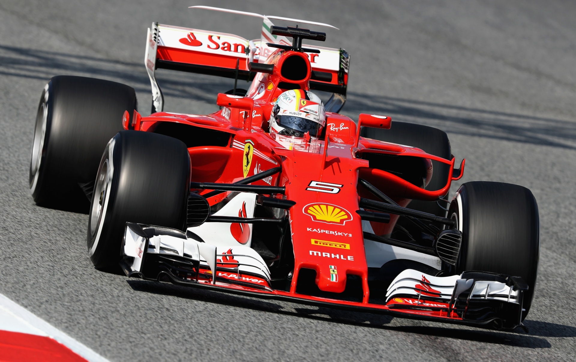Sebastian Vettel, da Ferrari, participa dos testes - Dan Istitene/Getty Images
