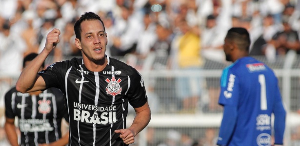 Rodriguinho já marcou oito gols pelo Corinthians na temporada 2017 - Daniel Vorley/AGIF