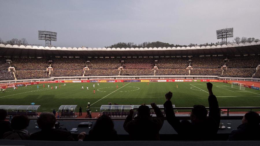 Estádio em Pyongyang  - Ed Jones/AFP