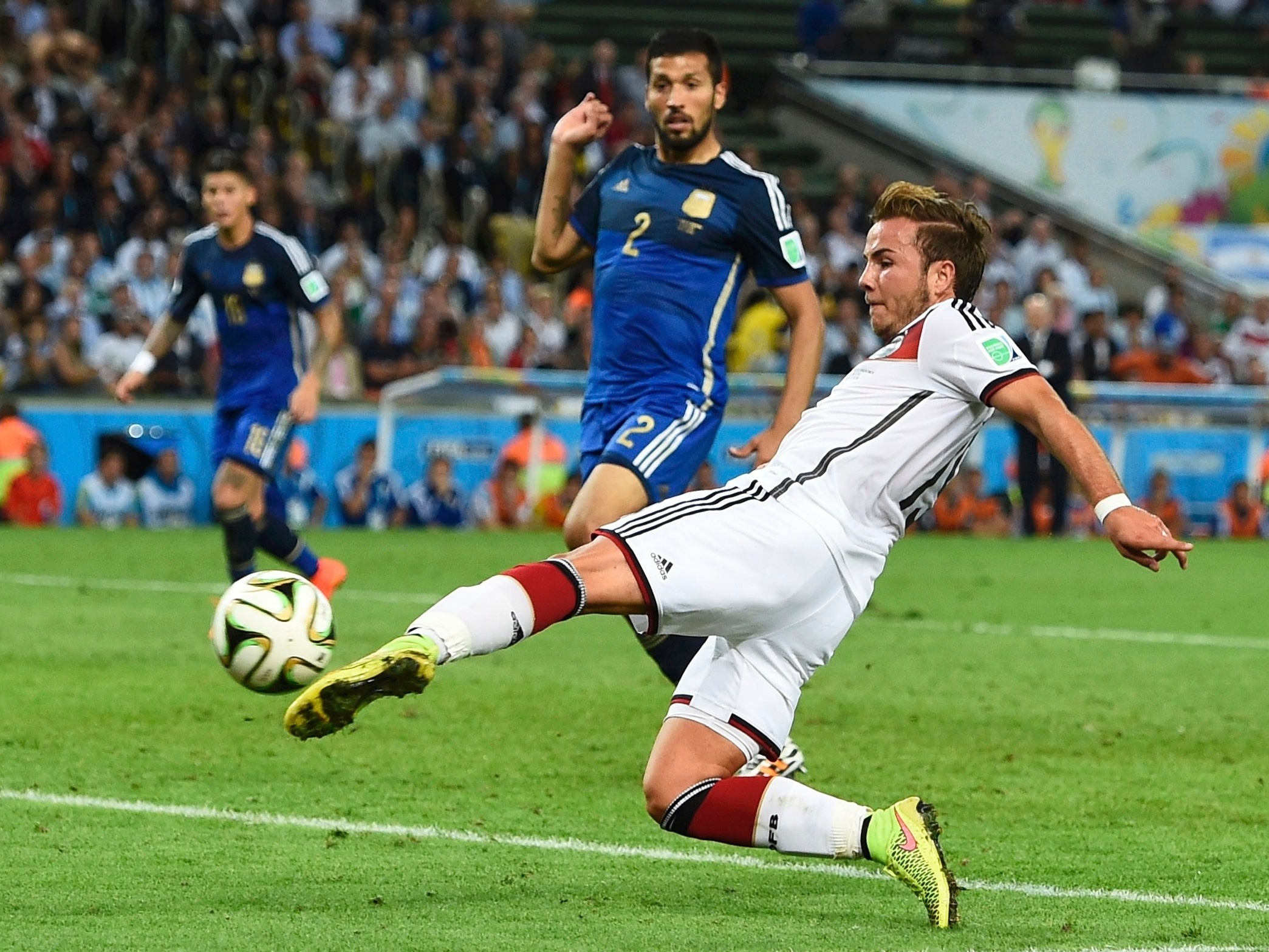 FECHA COM CAMPEÃO DO MUNDO? SPFC considera a contratação de Mario Götze, ex-colega de Buta