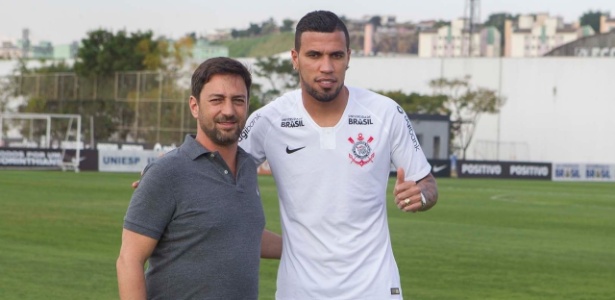 Atacante é apresentado pelo Corinthians e está à disposição de Osmar Loss - Daniel Augusto Jr./Ag. Corinthians