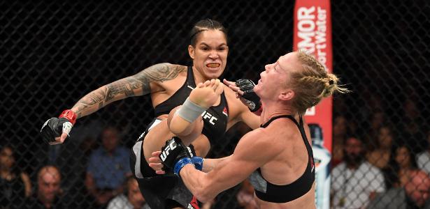 UFC | Com chutaço, Amanda Nunes nocauteia Holm e faz história com 2 cinturões