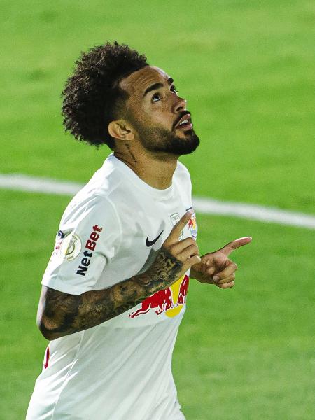 Claudinho comemora gol marcado pelo Bragantino contra o São Paulo - Diogo Reis/AGIF