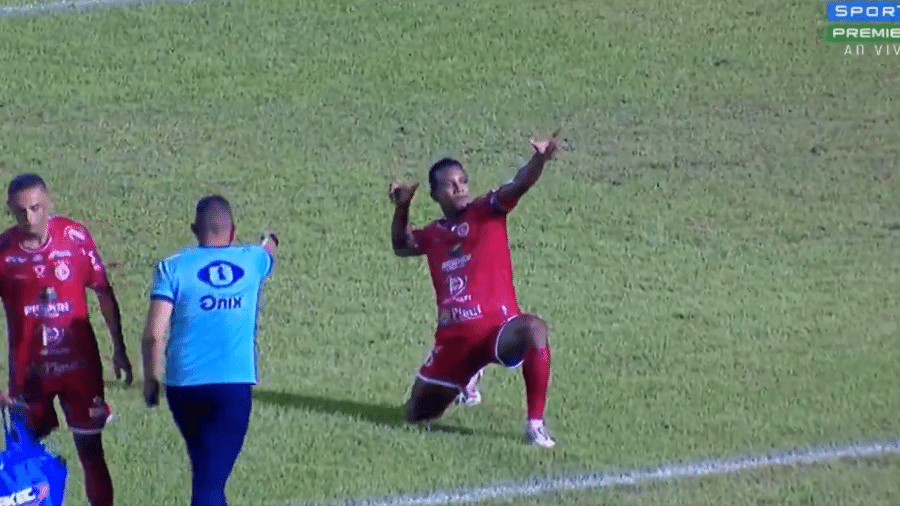 Gilmar Bahia comemora gol do 4 de Julho contra o São Paulo  - Reprodução/SporTV