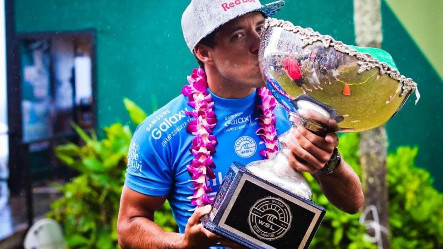 Adriano de Souza, campeão mundial de surfe em 2015 - WSL