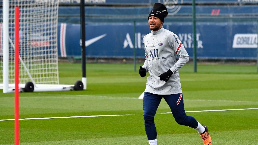Neymar, atacante do PSG, durante um treino do clube em Paris - Aurelien Meunier/Getty