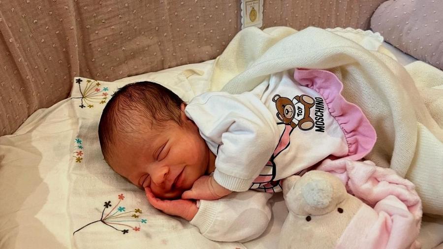 Bella Esmeralda, filha recém-nascida de Cristiano Ronaldo e Georgina Rodríguez - Reprodução/Instagram