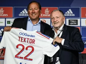 Lyon investe mais do que PSG e times de Textor seguem negociando entre eles
