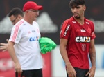 Flamengo quer negociar Renê e analisa mercado; Spartak oferece Ayrton Lucas  - Coluna do Fla