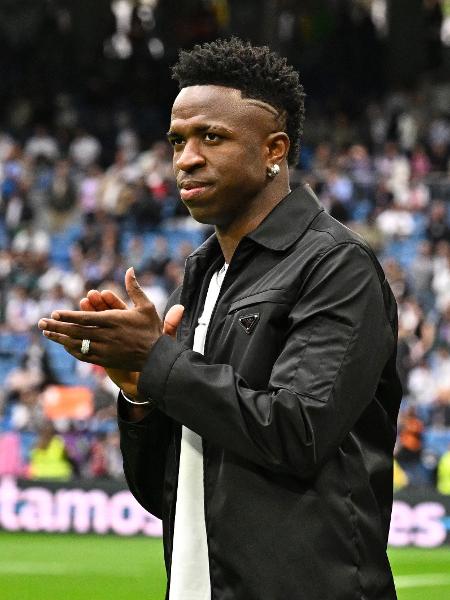 Vinícius Jr. no gramado do Santiago Bernabéu em Real Madrid x Rayo Vallecano. - JAVIER SORIANO/AFP