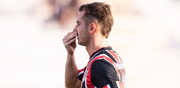 Sumiço de Galoppo no São Paulo: expectativas frustradas e desaparecimento da titularidade.