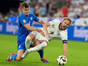 Lesões, improviso e técnico: por que a Inglaterra é a decepção da Eurocopa
