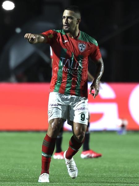 Renan Peixoto, da Portuguesa, celebra gol sobre o São Paulo em jogo do Paulistão Renan Peixoto, da Portuguesa, celebra gol sobre o São Paulo em jogo do Paulistão