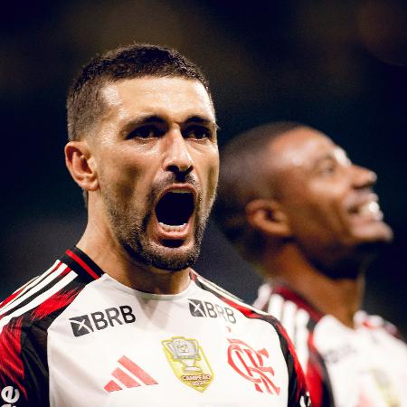 Arrascaeta comemora contra o Grêmio
