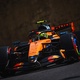 McLaren junta os cacos ap&oacute;s batida 'inaceit&aacute;vel' e quer chegar na Red Bull
