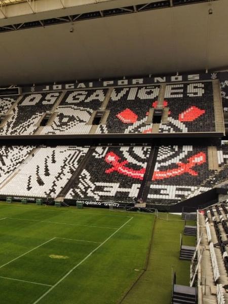 Mural que a Gaviões da Fiel colocou no estádio do Corinthians