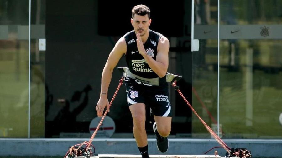 Danilo Avelar, zagueiro do Corinthians, está se recuperando de grave lesão no joelho - Reprodução/Instagram