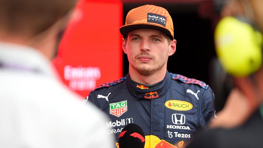 Max Verstappen concede entrevista depois do treino de classificação do GP da França de Fórmula 1 - Nicolas Tucat - Pool/Getty Images