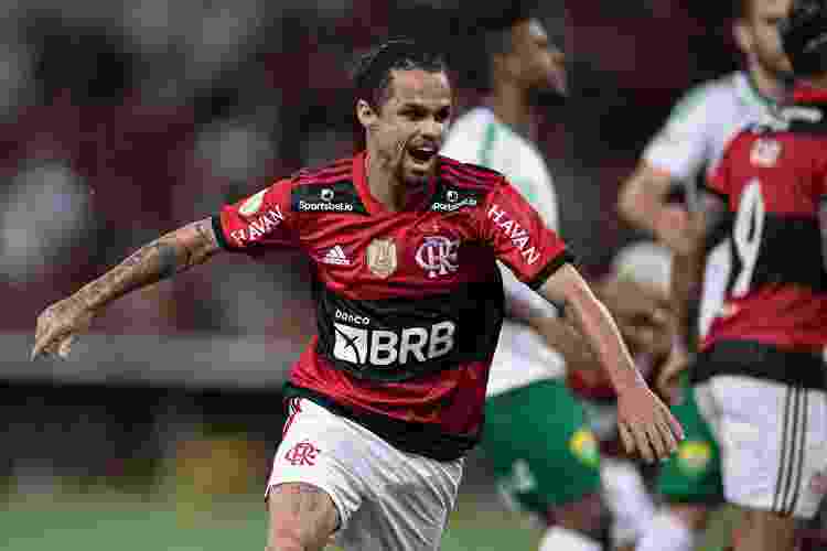 Michael comemora antes de gol pelo Flamengo ser anulado - Jorge Rodrigues/AGIF - Jorge Rodrigues/AGIF