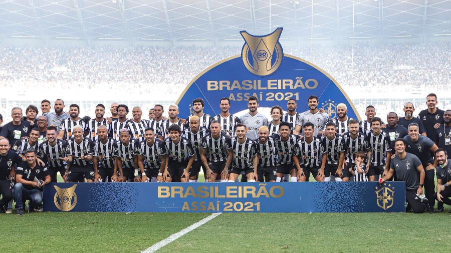 Jogadores do Atlético-MG posam para a foto oficial após a conquista do título brasileiro - GILSON JUNIO/W9 PRESS/Estadao Conteudo) 05/12/2021 - Foto: GILSON JUNIO/W9 PRESS/ESTADÃO CONTEÚDO