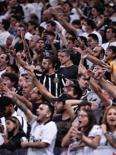 Torcida do Corinthians durante partida contra o Boca Juniors, na Neo Química Arena, pela Libertadores 2022 - Ettore Chiereguini/Ettore Chiereguini/AGIF