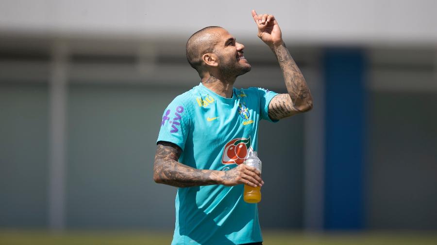 Daniel Alves, durante treino da seleção brasileira - Lucas Figueiredo/CBF