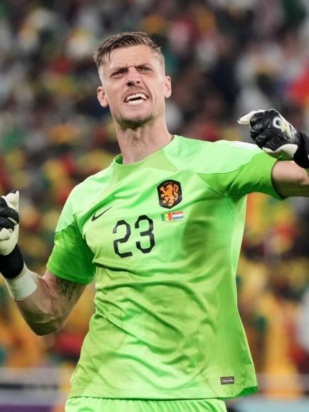 Goleiro da Holanda na Copa do Mundo de 2022 é o jogador mais alto da  história do torneio