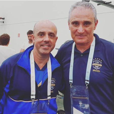  André Gaspar, ex-jogador e técnico com passagem pela Coreia do Sul, ao lado de Tite, técnico do Brasil - Arquivo pessoal - Arquivo pessoal