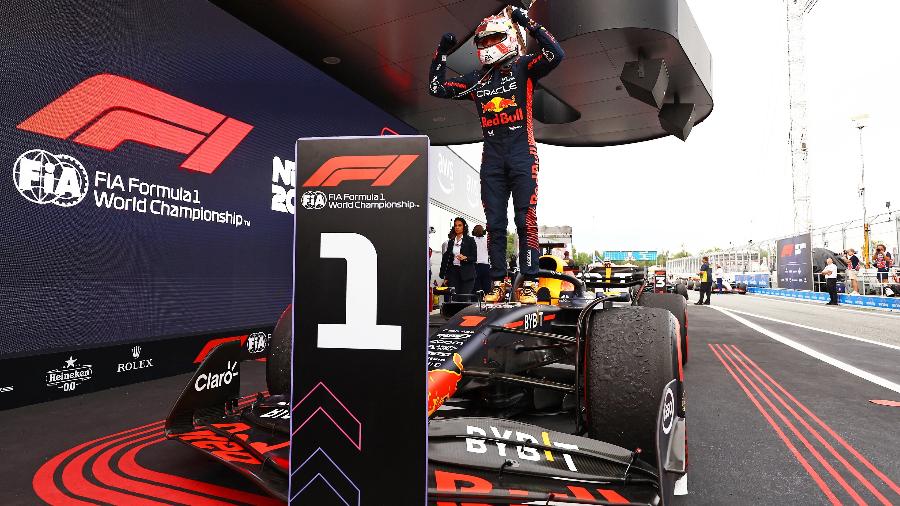 Max Verstappen comemora sua 40ª vitória na F1, em Barcelona -  Mark Thompson/Getty Images