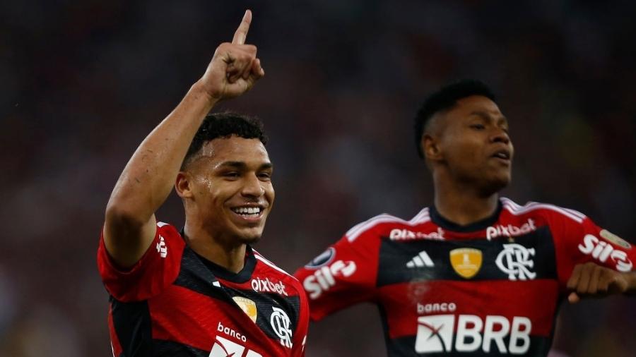 Victor Hugo tem contrato válido com o Flamengo até dezembro de 2028